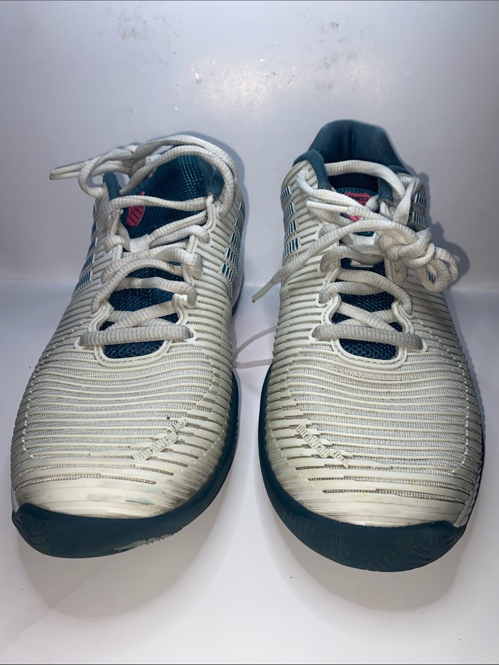 K-Swiss Men's Cream/White Sneakers with Navy and Pink Accents
